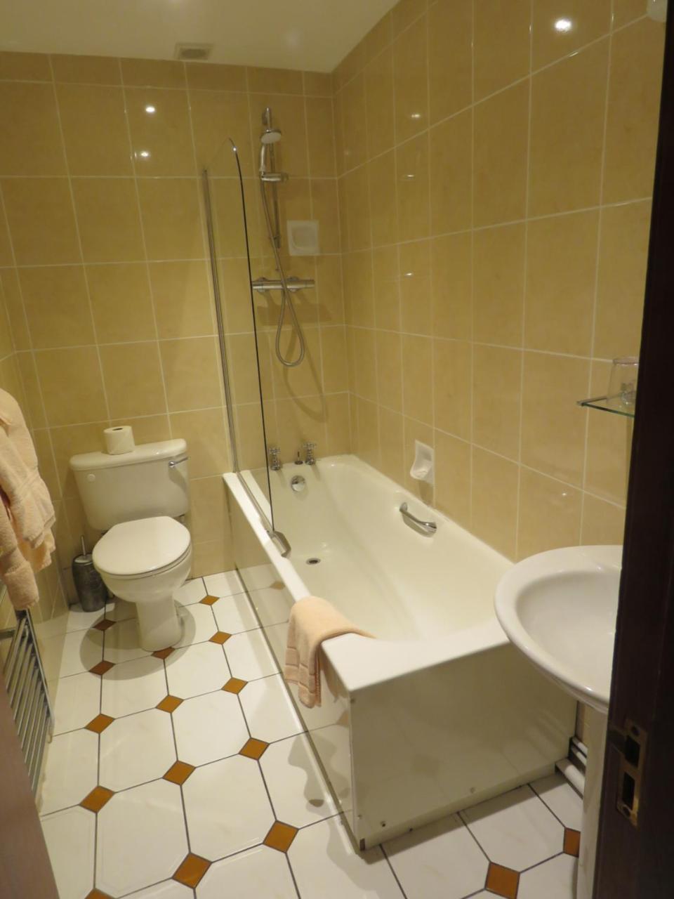 The Bay Horse Hotel And Restaurant Улверстон Экстерьер фото